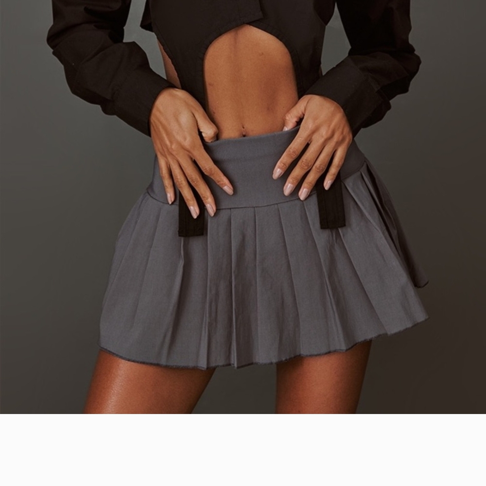 PrettyLittleThing Charcoal Grey Stretch Low Rise Pleated Mini Skirt